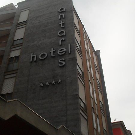 Hotel Antares อาโรนา ภายนอก รูปภาพ
