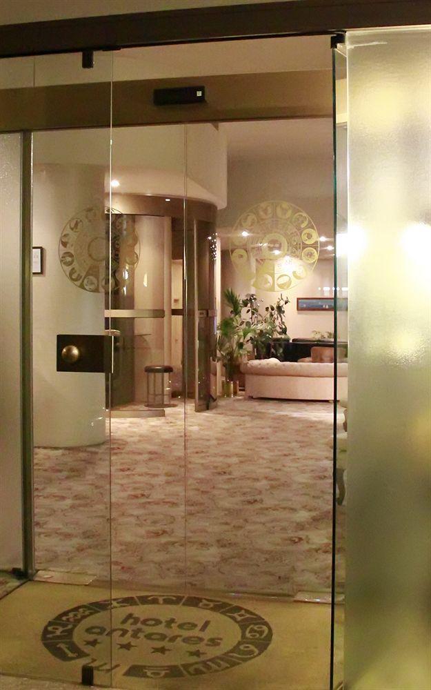 Hotel Antares อาโรนา ภายนอก รูปภาพ